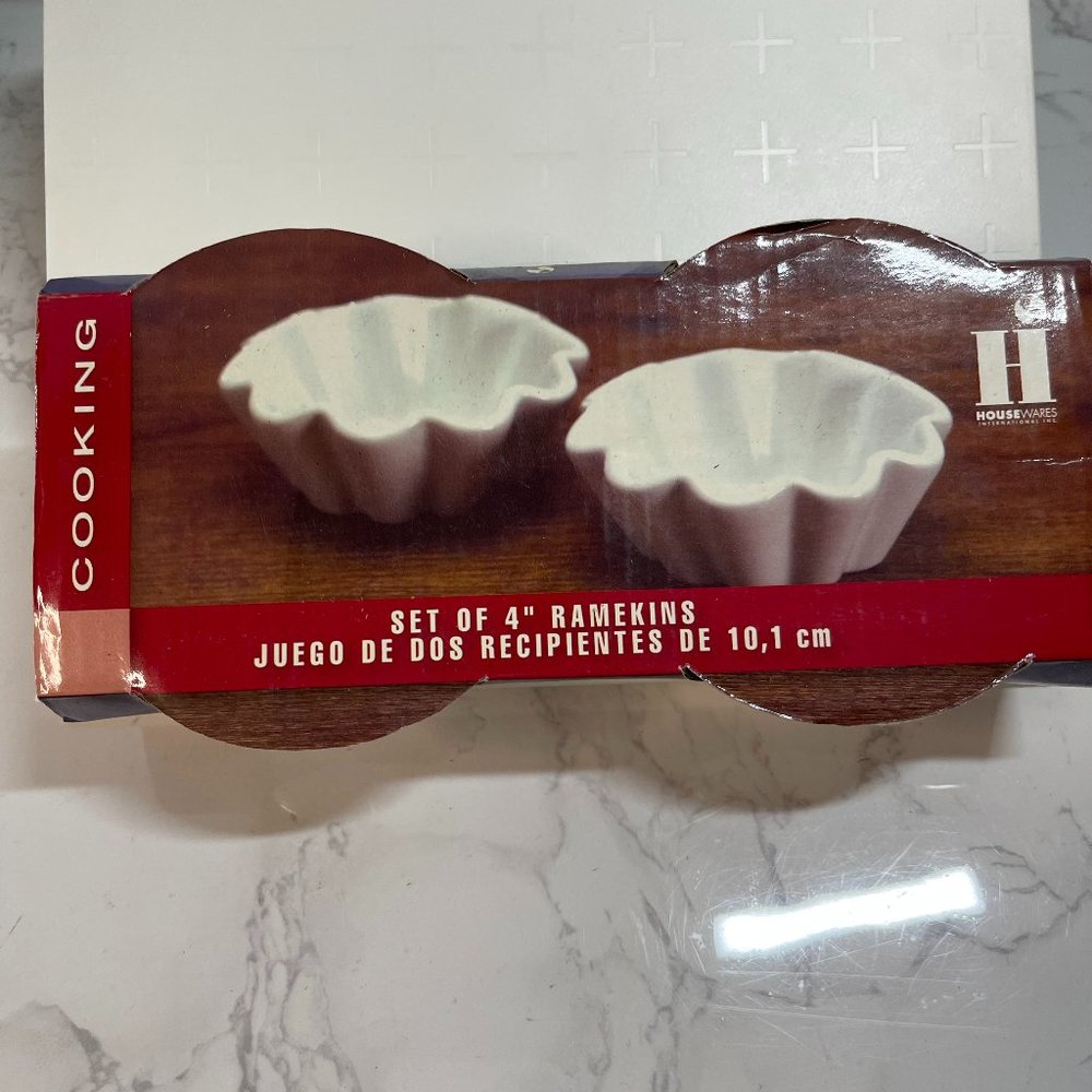 8 Ramekin/Custard, 4" scallop shaped, 6oz, Housewares International, NEW